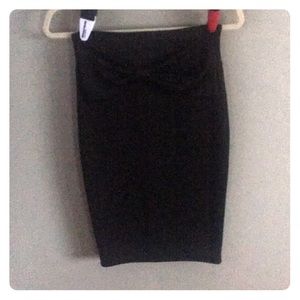 Pencil skirt with front bow